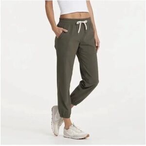 Vuori Miles Jogger Pants Womens Small Oregano Green Athleisure Travel Active